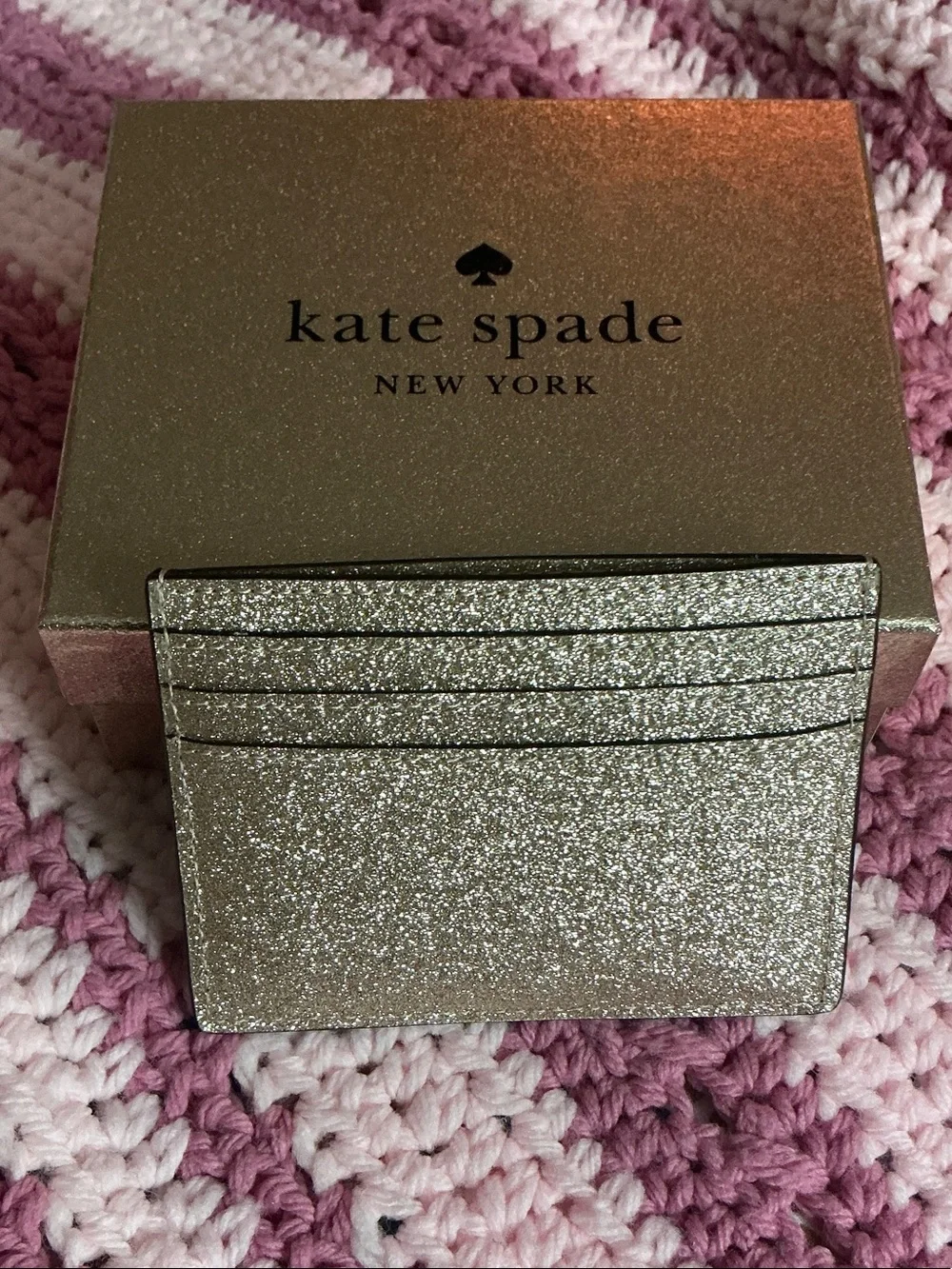 kate spade Metallic Gold Glitter Card Holder with Logo absolutely stunning 🤩